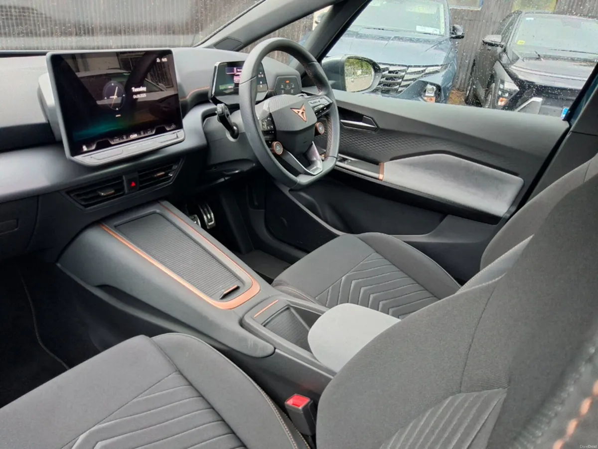 Cupra Born V1 EV 59kW ** UPGRADED ALLOYS ** - Image 5