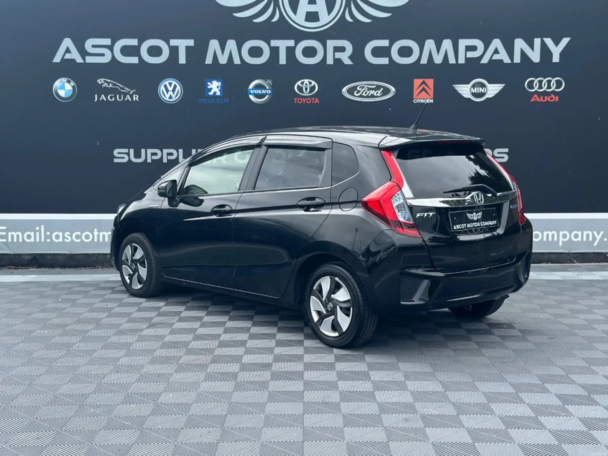 Honda Fit 1.5 Petrol Hybrid - Image 5