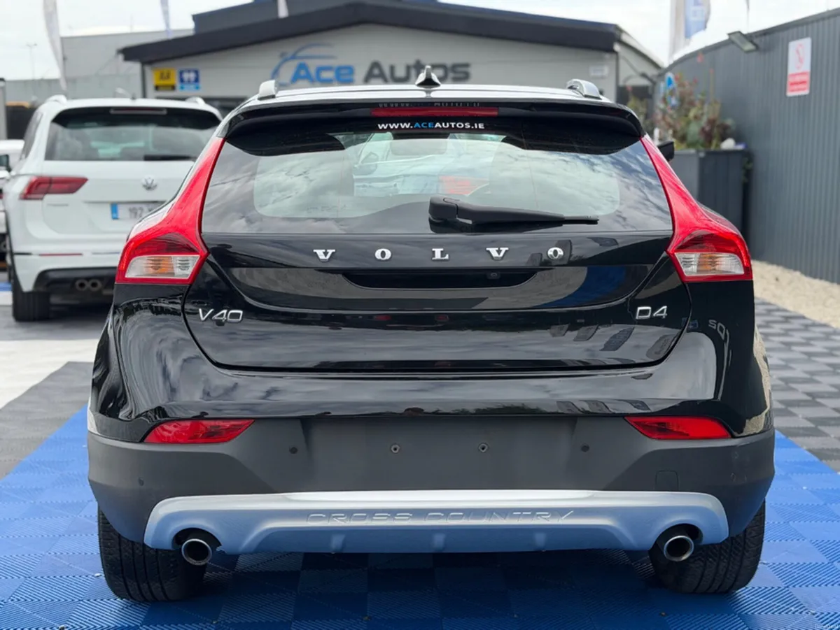 Volvo V40 CROSS COUNTRY - 2.0L DIESEL - AUTO - 12M - Image 6