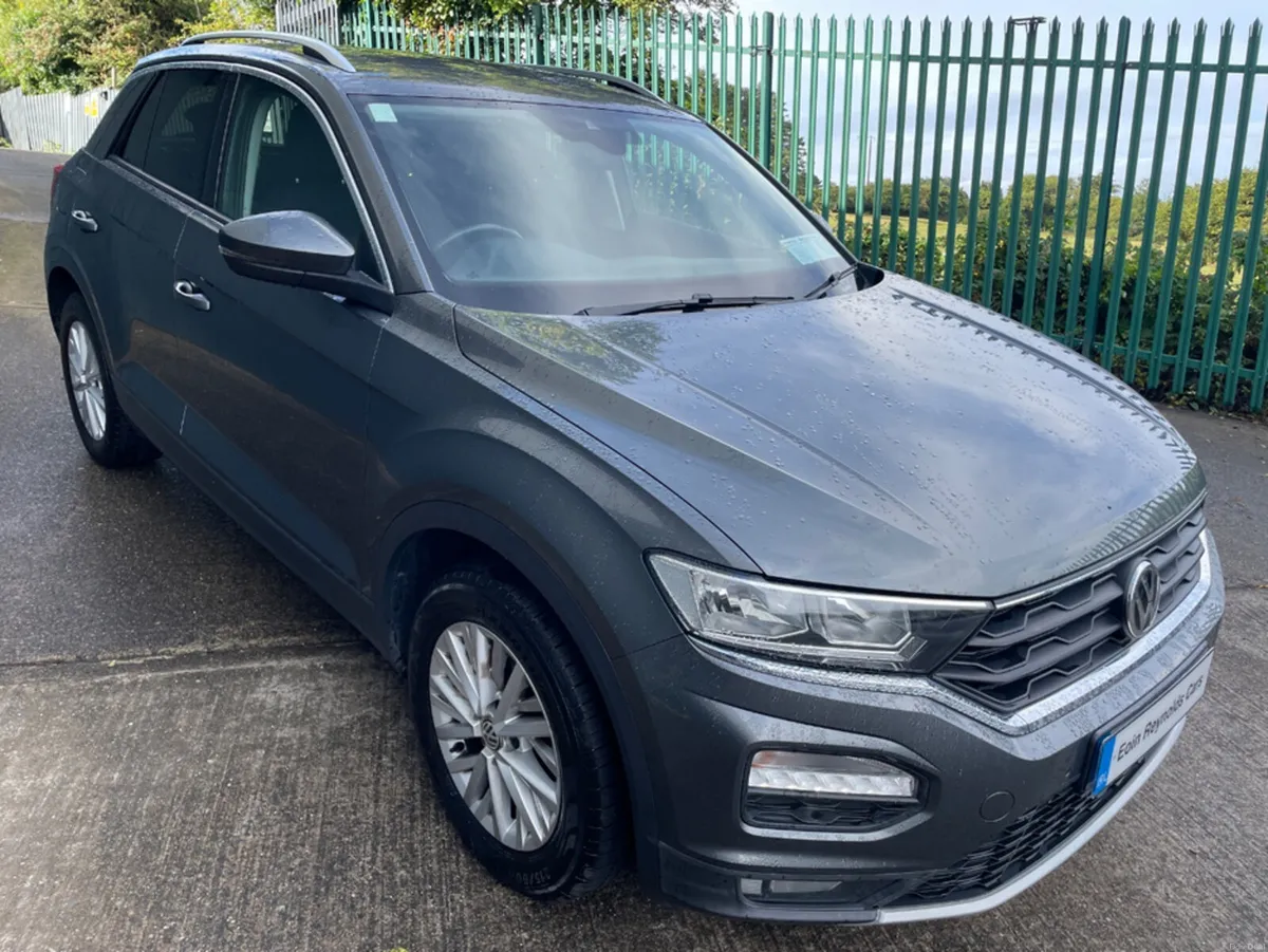 Volkswagen T-Roc 1.6 TDI 115BHP DESIGN LOW KMS!!.. - Image 2