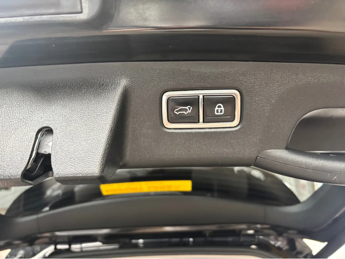 Kia Sorento K4 2WD 5DR AUTO 7 Seater - Image 3
