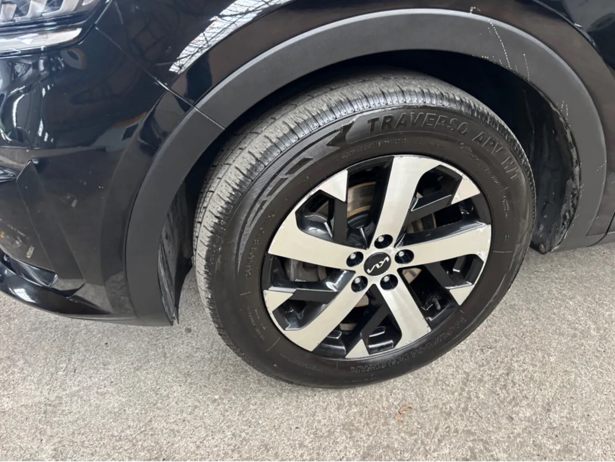Kia Sorento K4 2WD 5DR AUTO 7 Seater - Image 2