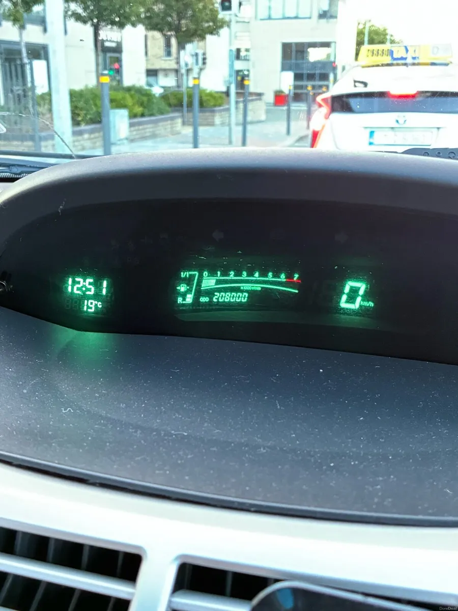 Toyota Yaris - Image 6
