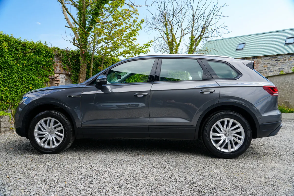 2020 Volkswagen Touareg 3.0 5 Seat Passenger - Image 5