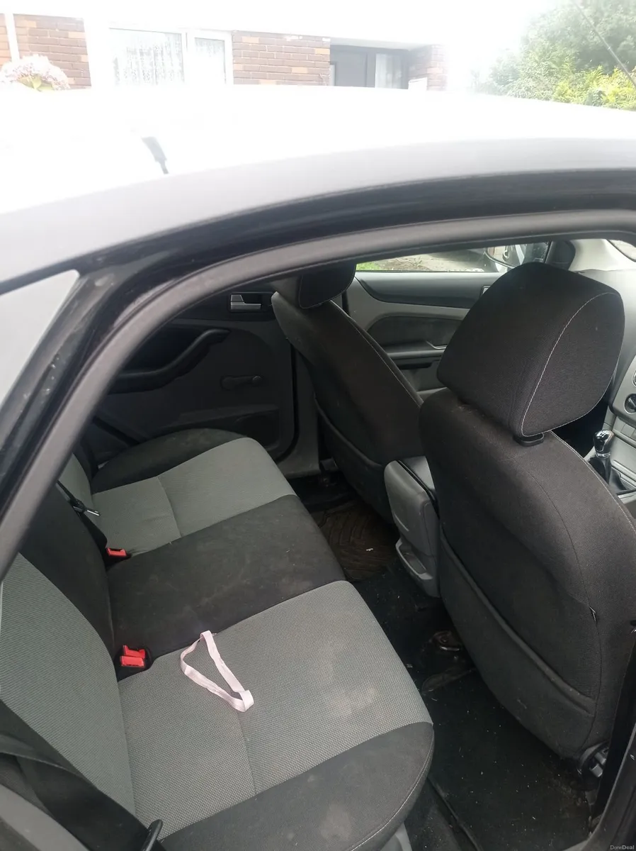 Ford Focus 2010 - Image 4