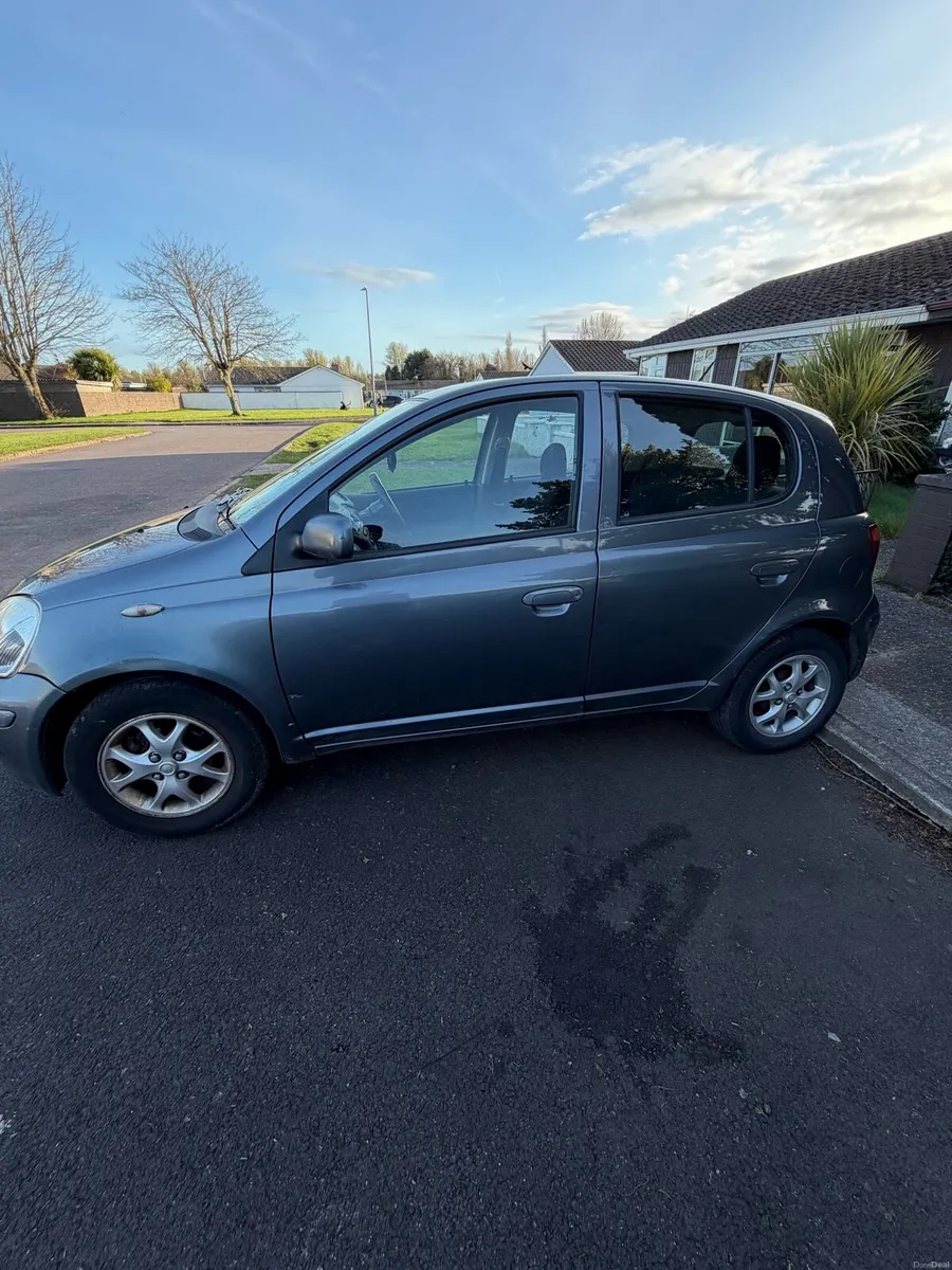 Toyota yaris 2004 - Image 3