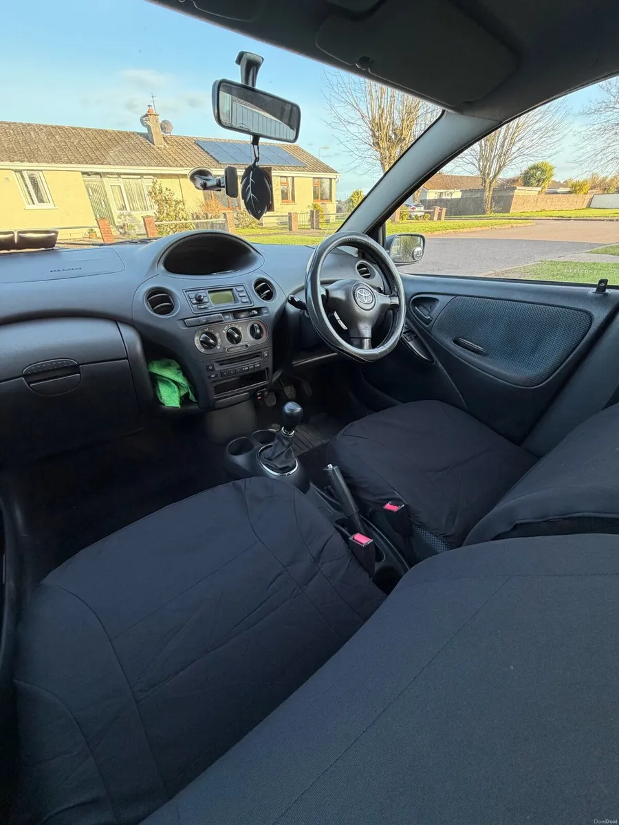 Toyota yaris 2004 - Image 2