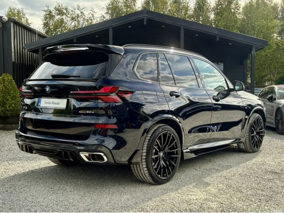 BMW X5 X-DRIVE 50e M SPORT, HUGE SPEC, SILVERSTONE - Image 6
