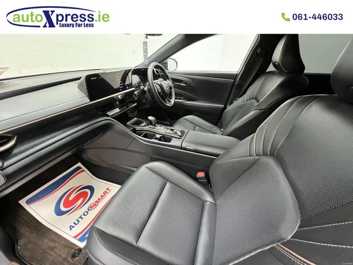 Toyota Crown 4 WD ESTATE, 360 camera, Ultra Low mi - Image 4