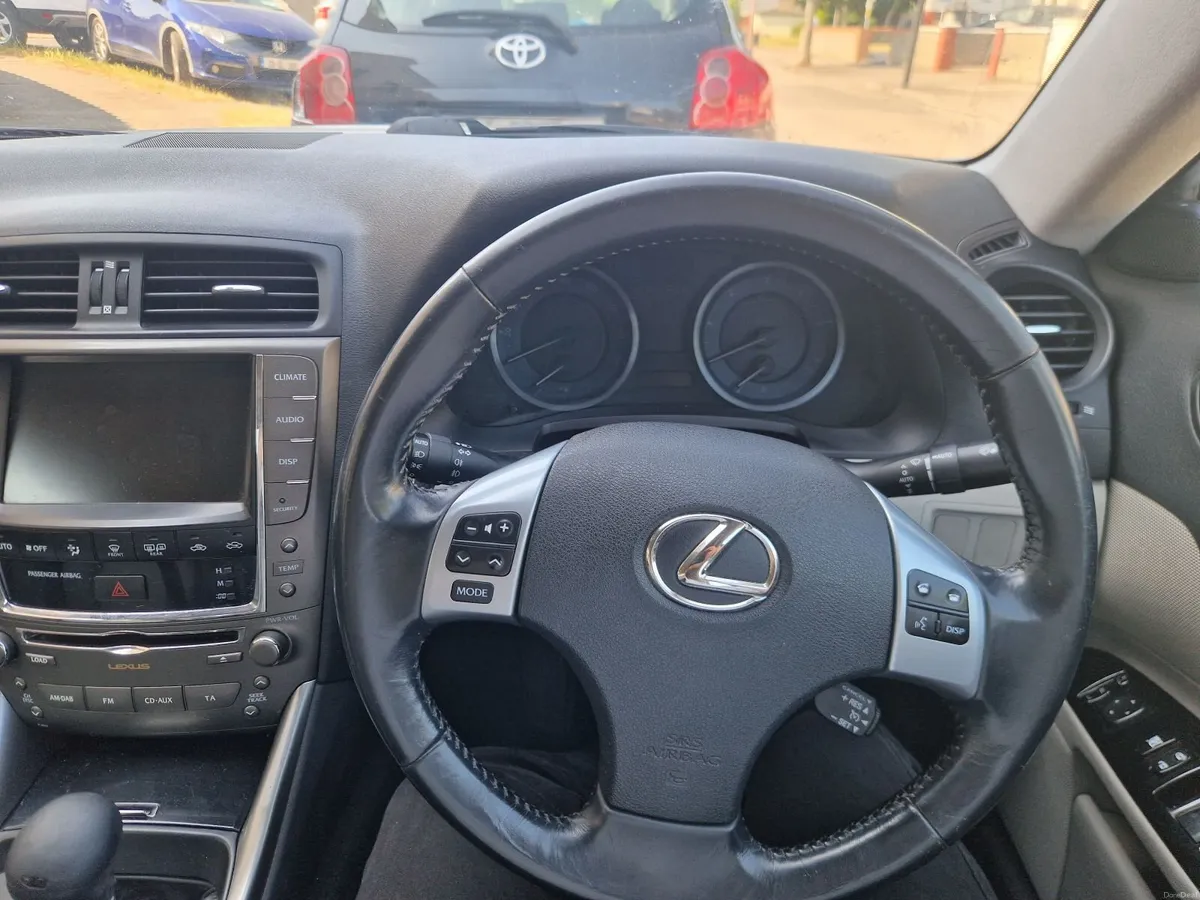 Lexus IS 2011 - Image 3