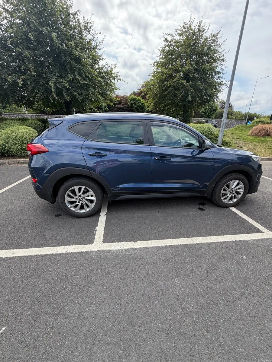 2017 Hyundai Tuscon Executive - Image 1