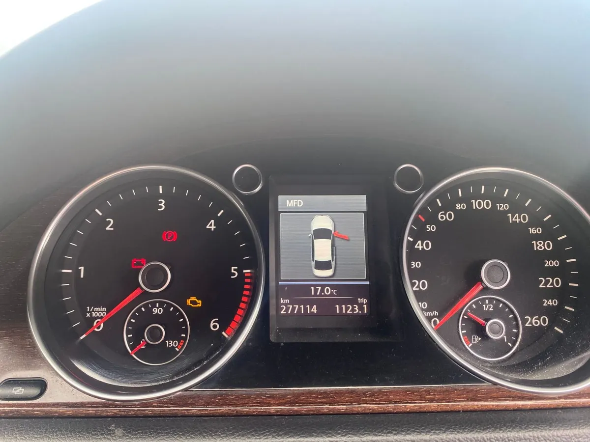 Volkswagen Passat 2012 - Image 4