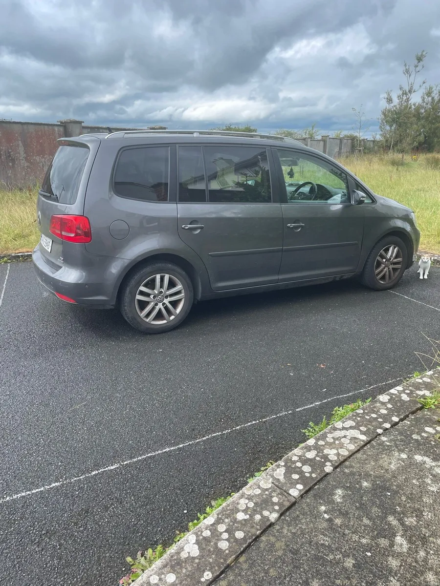 Volkswagen Touran - Image 4