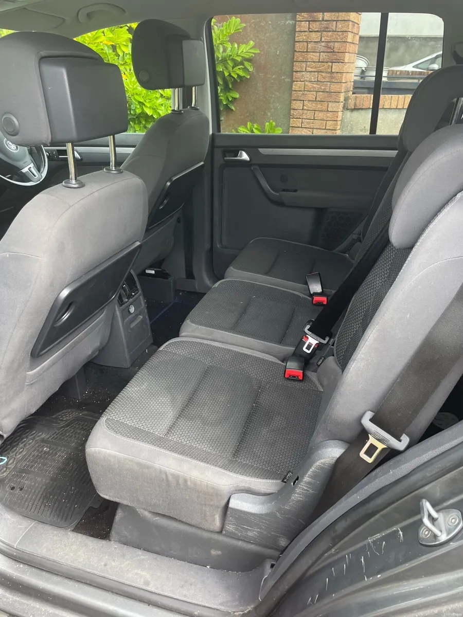 Volkswagen Touran - Image 6
