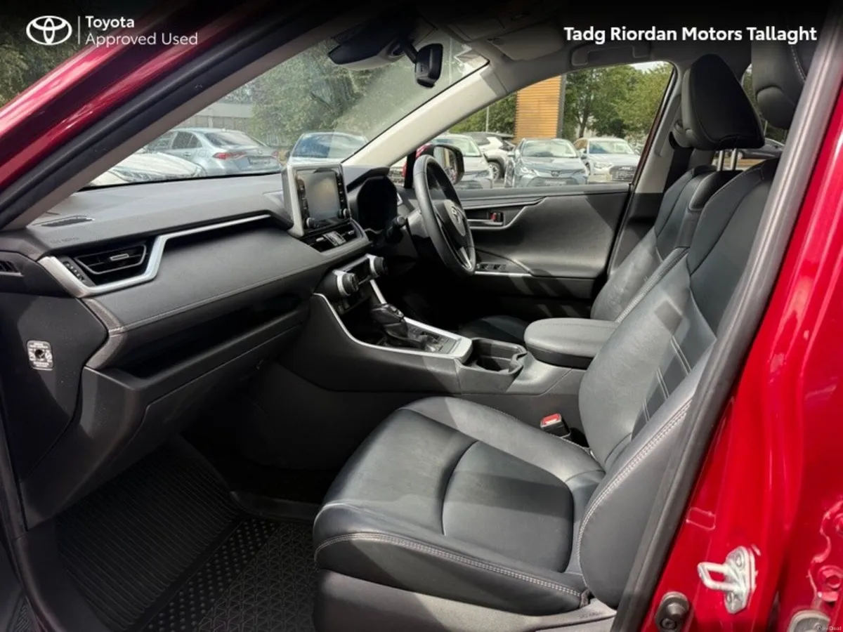 Toyota RAV4 HYBRID SOL 2WD 4DR AUTO - Image 6