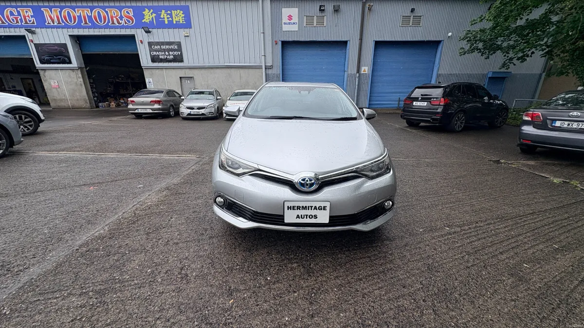 Toyota Auris 1.8 Hybrid 2016 - Image 2