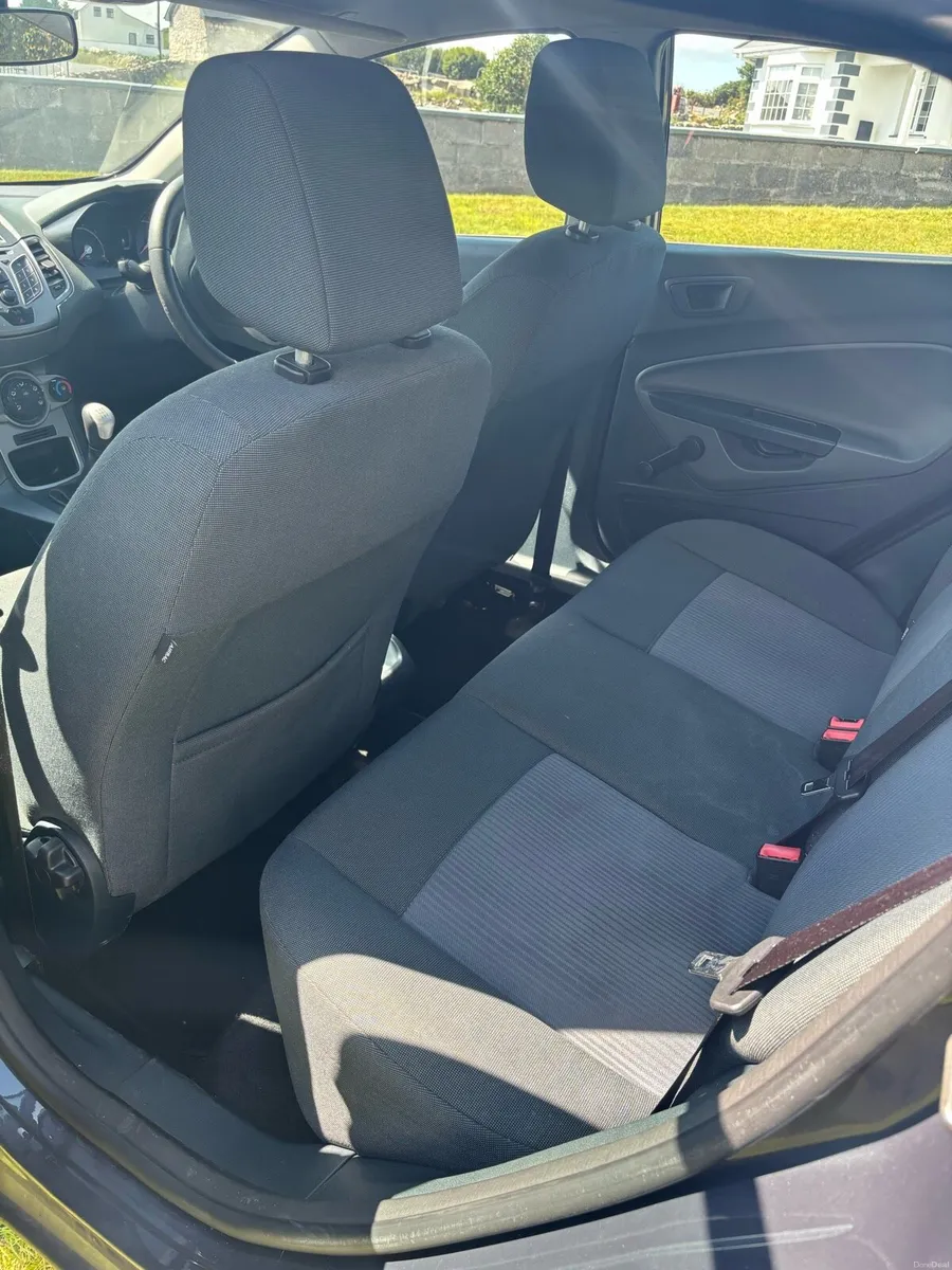 Car - Image 5