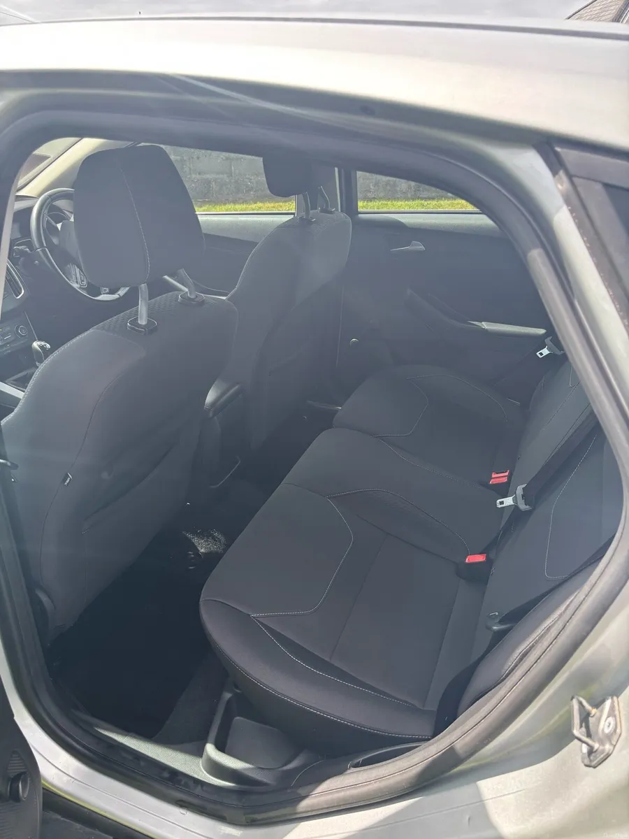 Car - Image 5