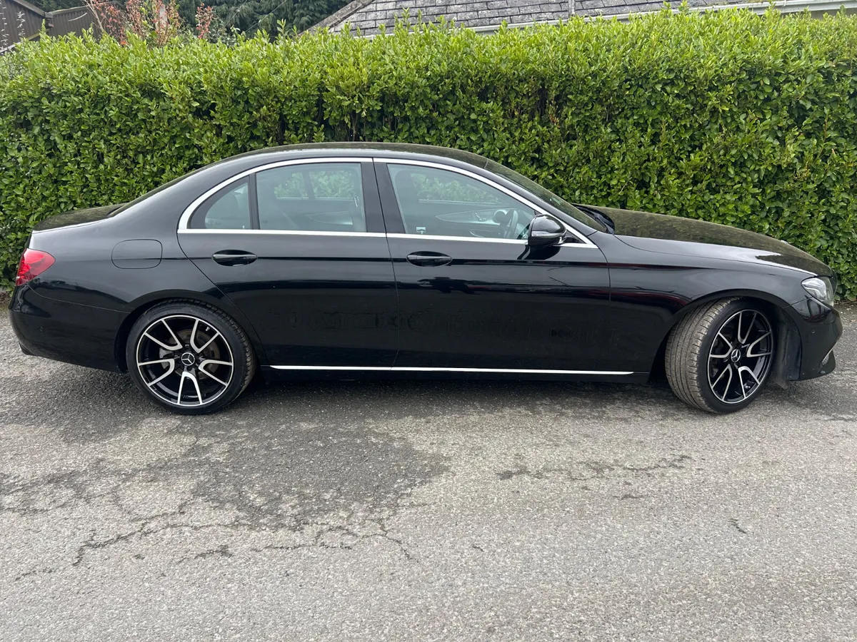 Mercedes-Benz E-Class 2019 E220 D SE PREMIUM AUTO - Image 4