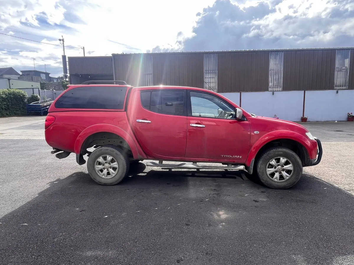 Mitsubishi L200 2013 - Image 2