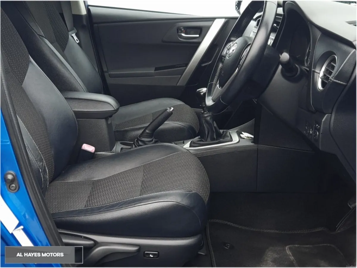 Toyota Auris 1.4 D-4D EXCEL S/S 5DR - Image 4