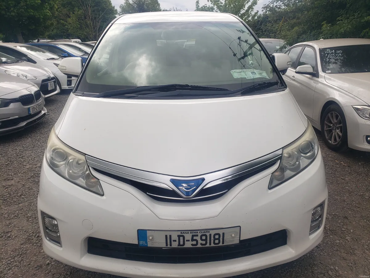 8 seats Toyota Estima 2011 - Image 2