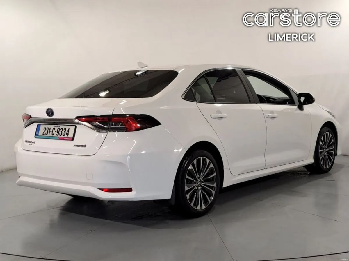 Toyota Corolla 1.8 Hybrid Luna Sport Saloon - Image 3