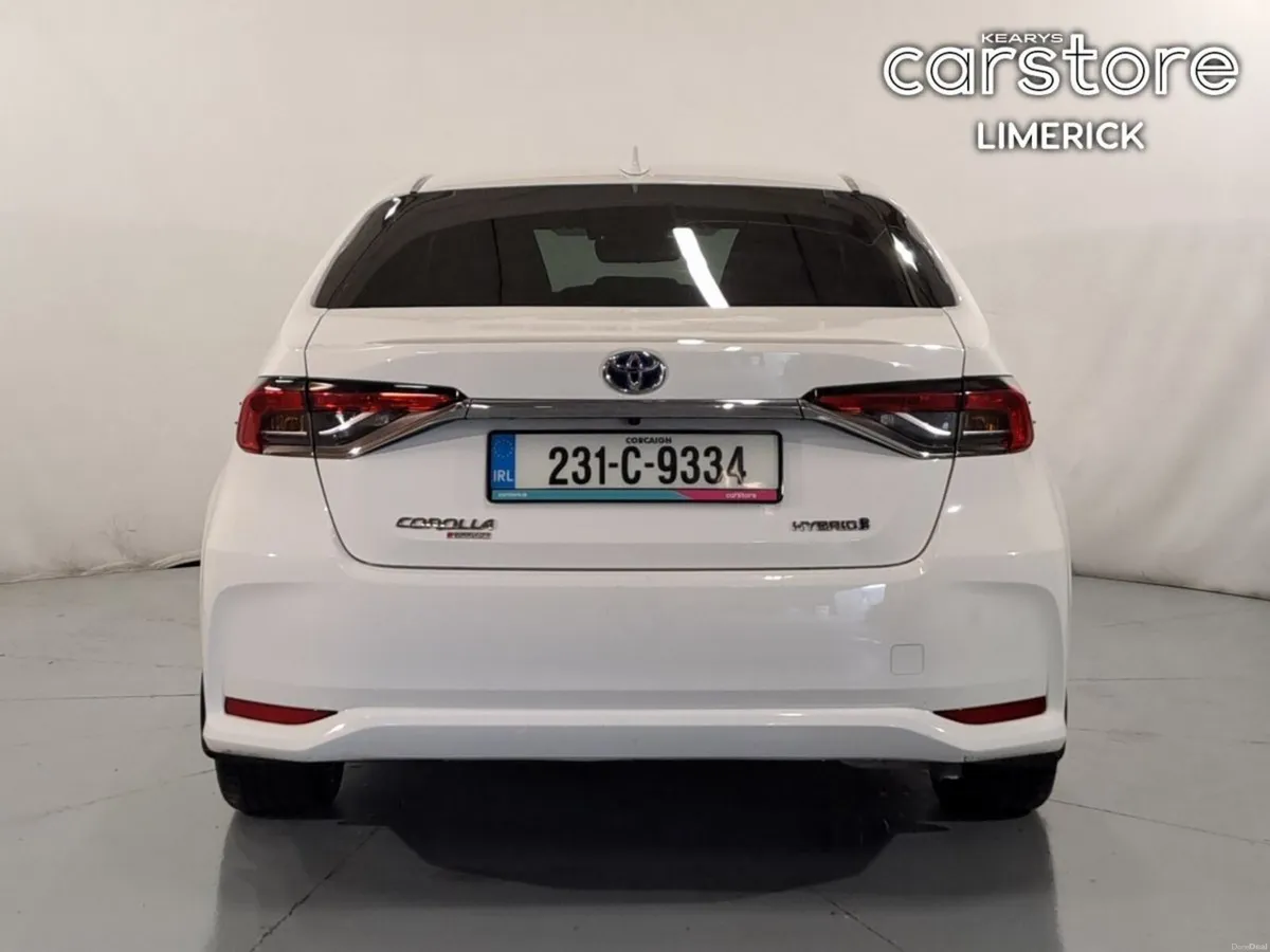 Toyota Corolla 1.8 Hybrid Luna Sport Saloon - Image 4
