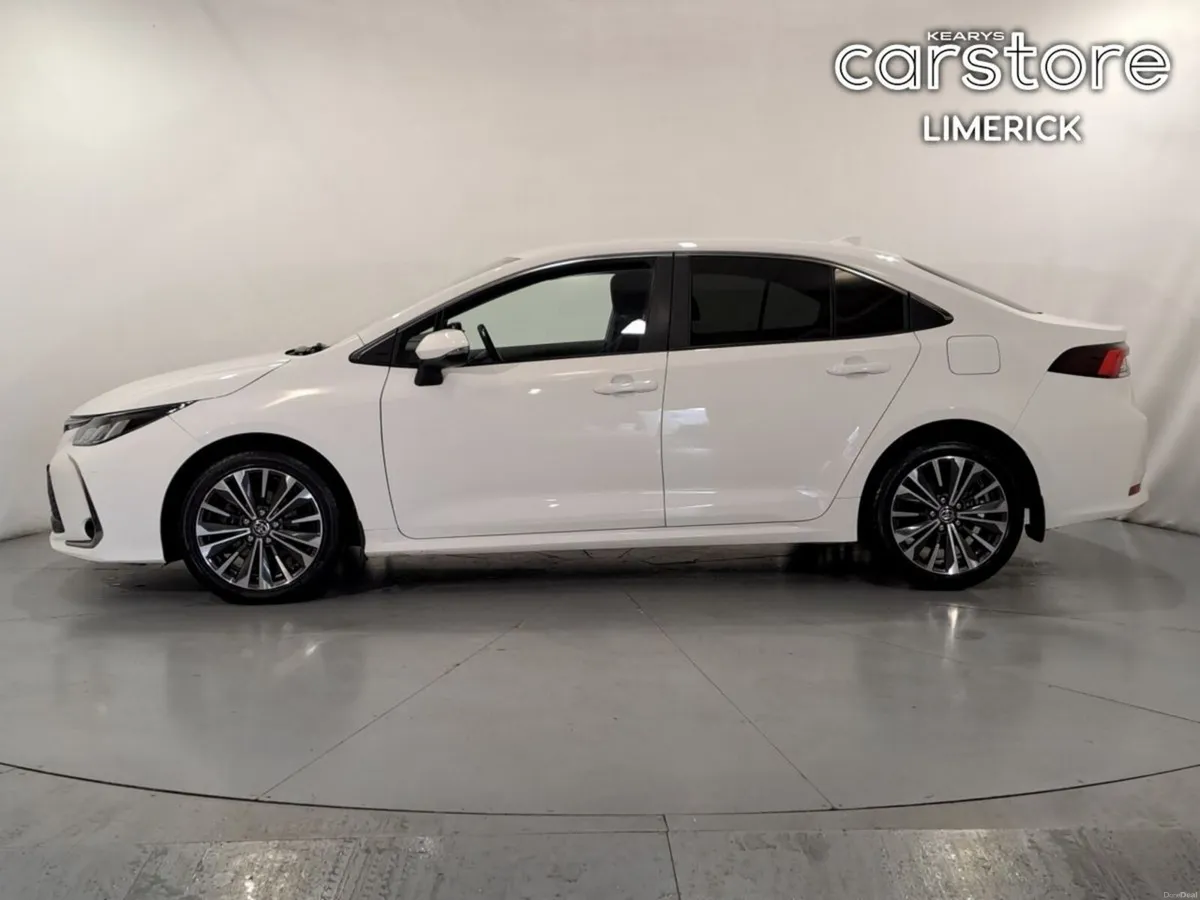Toyota Corolla 1.8 Hybrid Luna Sport Saloon - Image 6