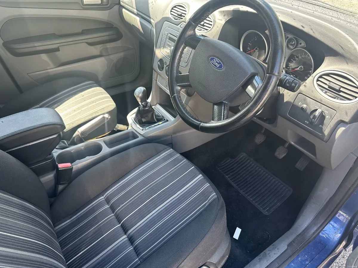 Ford Focus 1.6 diesel hatchback - Image 5