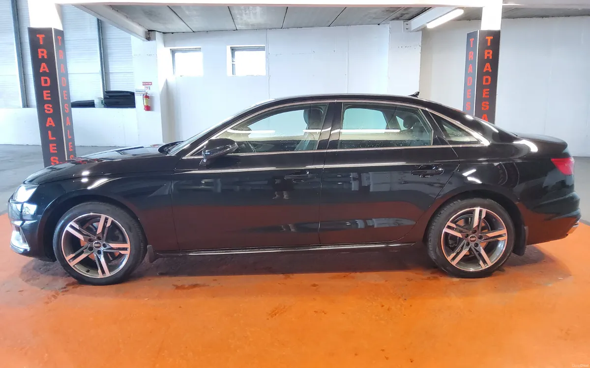 Audi A4 2022 - Image 6