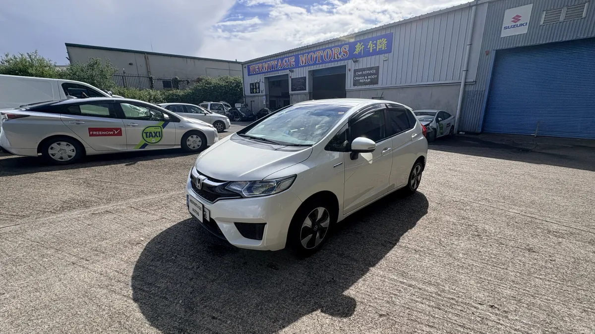 Honda Fit 1.5 Hybrid Petrol 2017 - Image 3