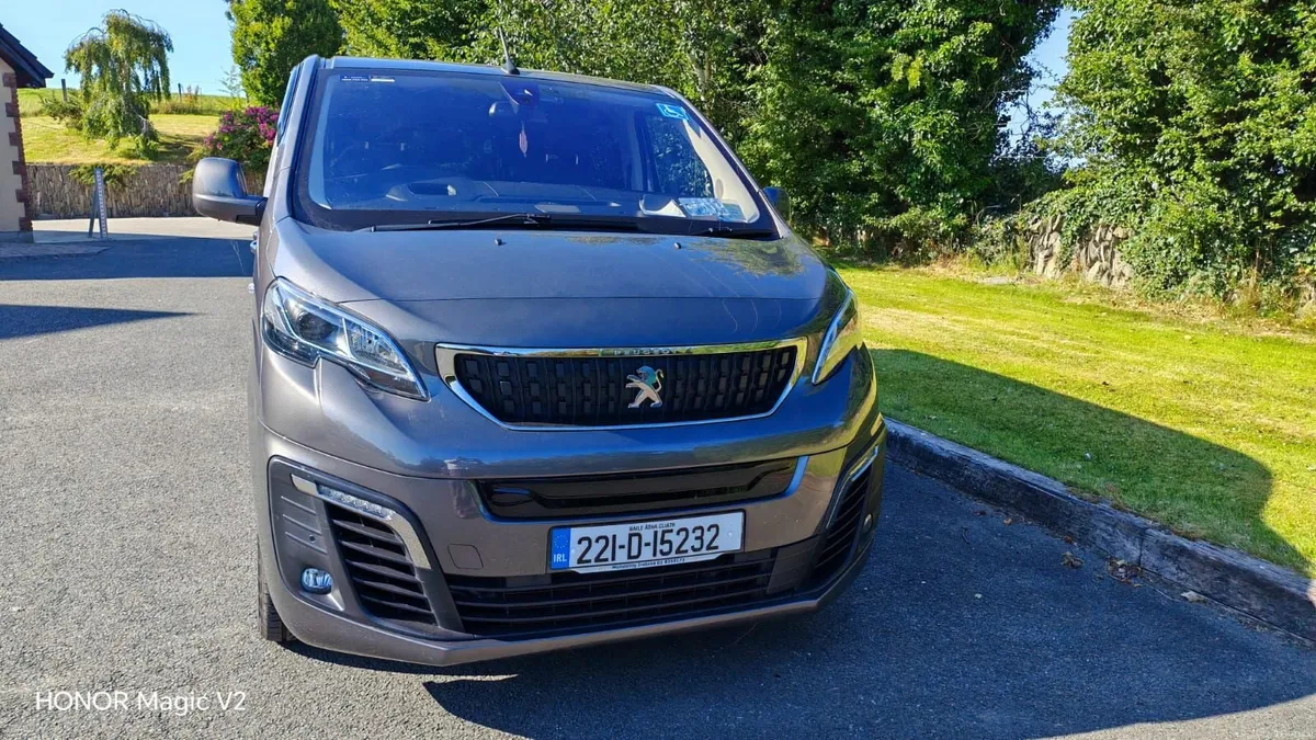 Wheelchair Accessible Peugeot e Traveller Allure - Image 1