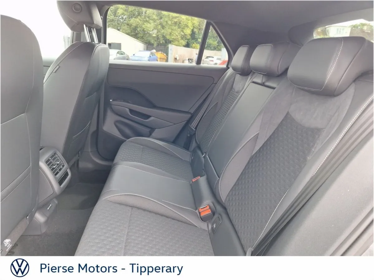 Volkswagen T-Roc R-LINE 1.5TSI 150HP MHEV - Image 6