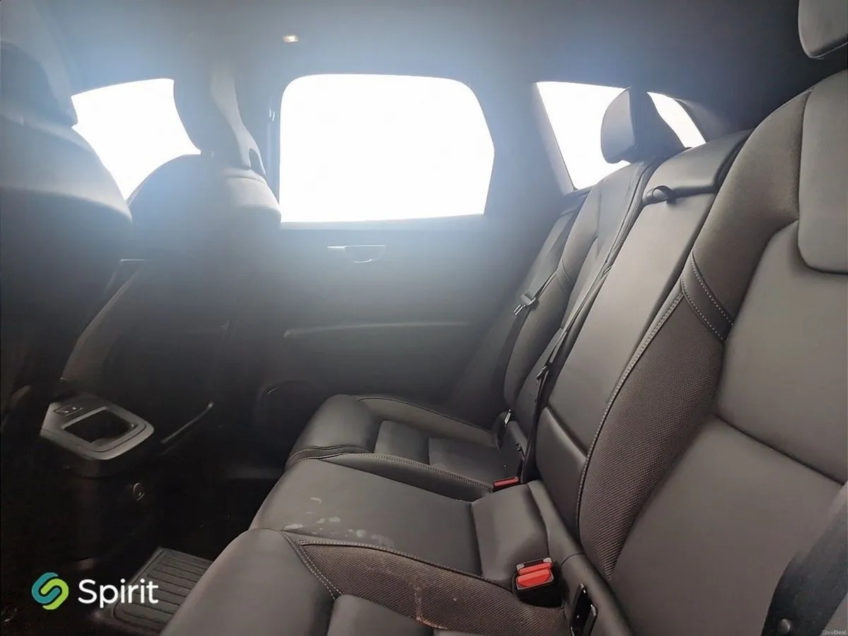Volvo XC60 T6 Plus Plug In Hybrid - Image 5