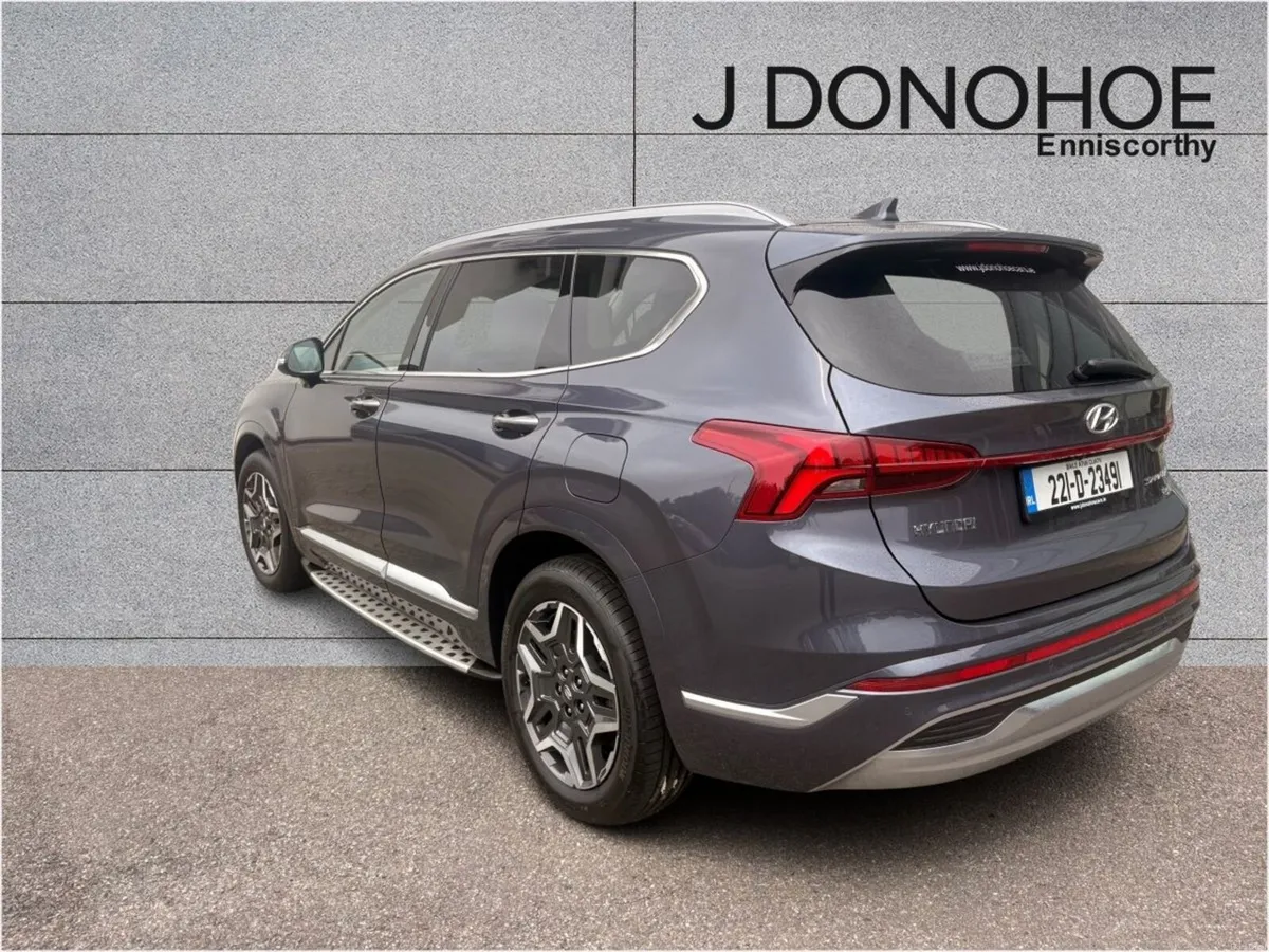 Hyundai Santa Fe 1.6 PHEV 4WD Executive Plus Auto - Image 2