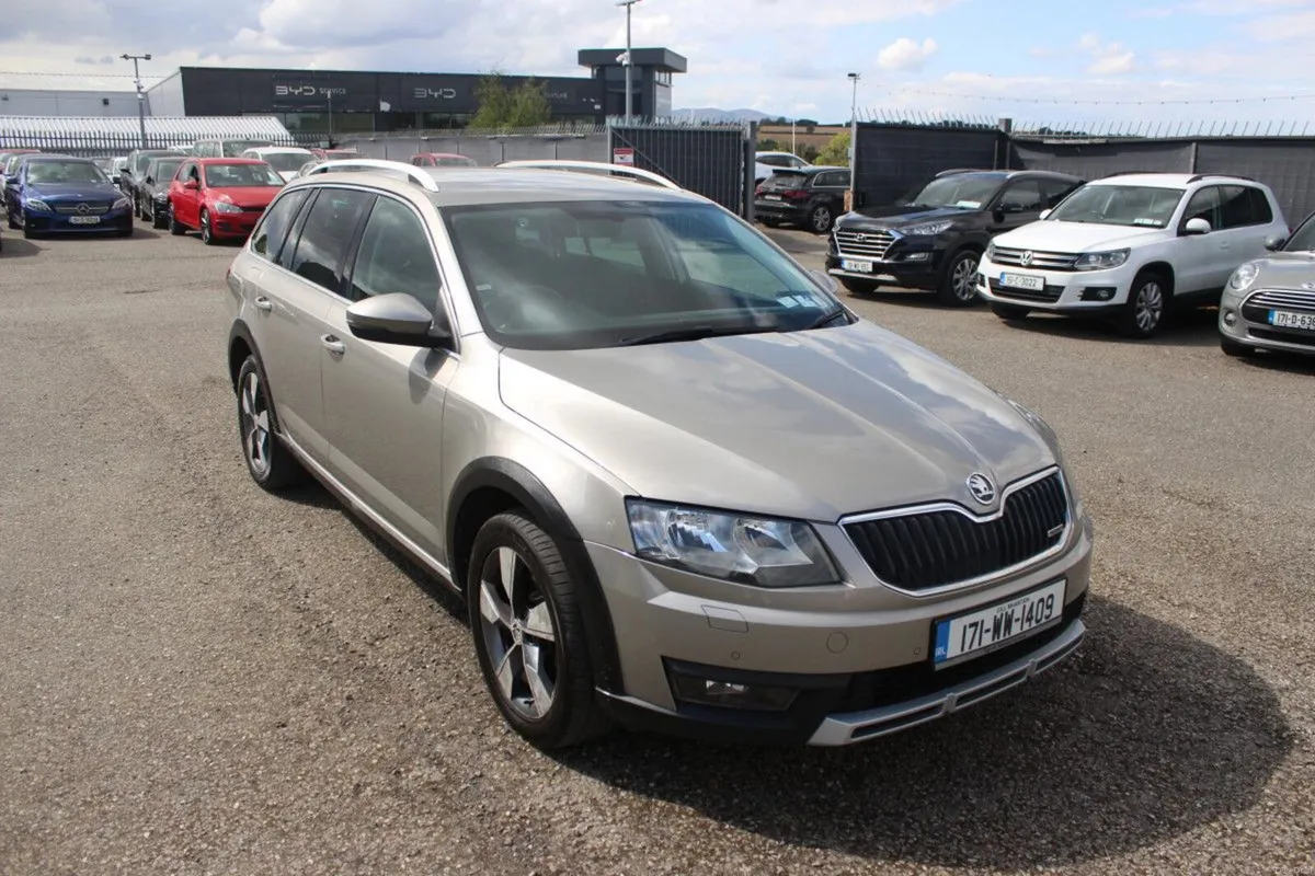 Skoda Octavia COMBI SCOUT 2.0TDI184HP 4X4 DSG - TE - Image 1