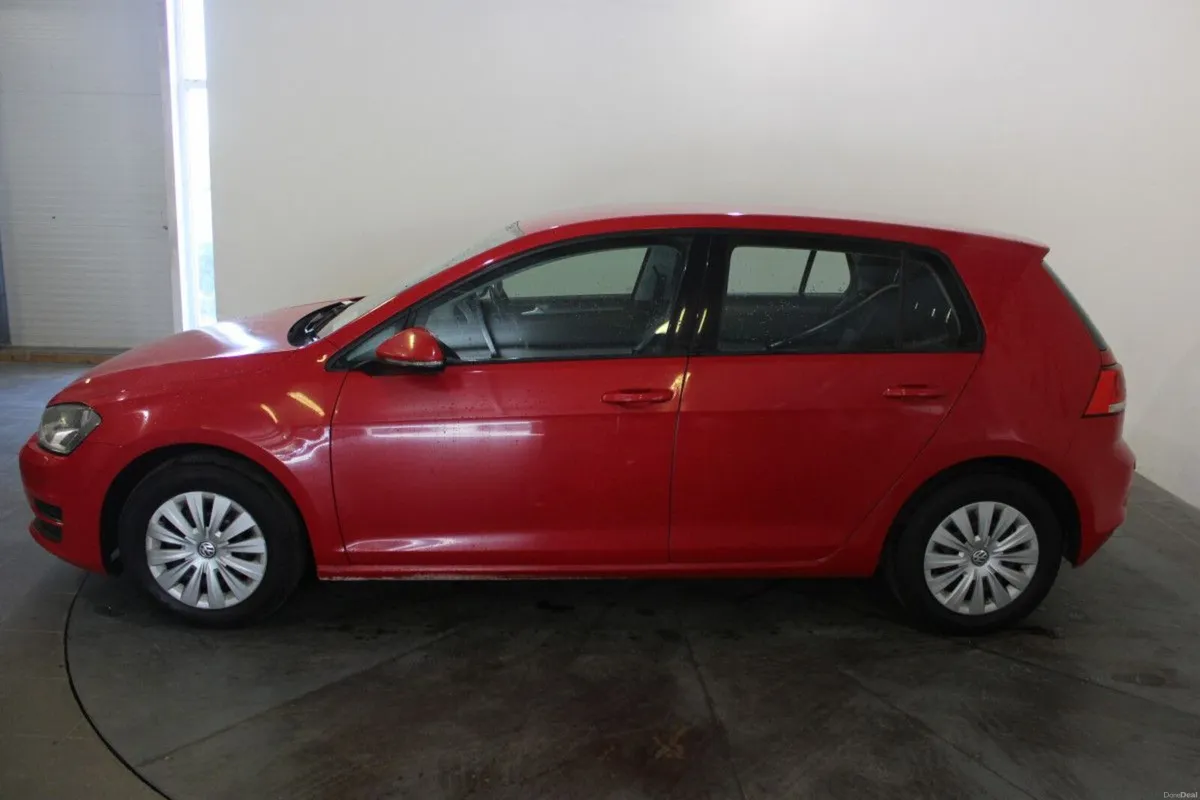 Volkswagen Golf 1.6 TDI DSG 5DR 110HP Trendline Au - Image 6