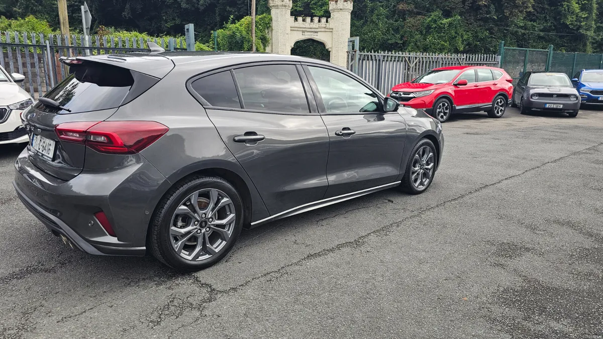 Ford Focus 2024 ST LINE 1.0 - Image 6