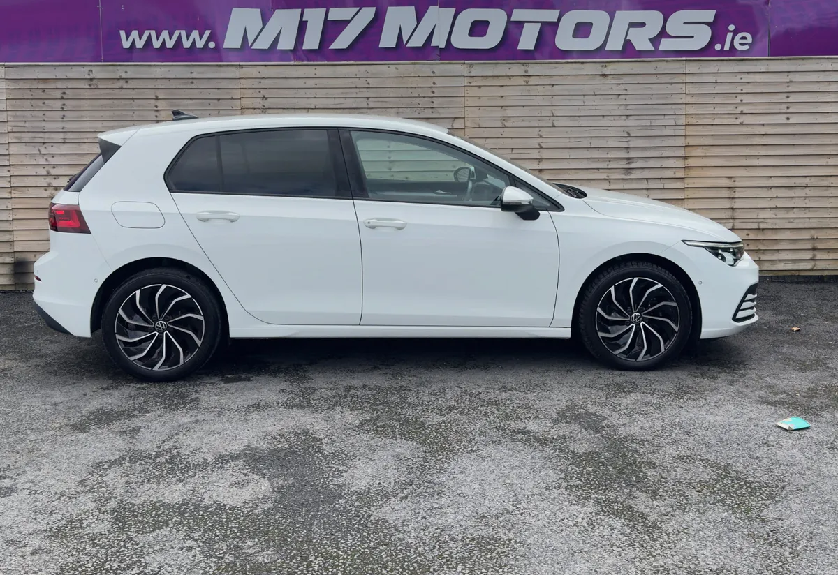 2023 VW Golf, 2.0Auto, Platinum Edition - Image 4