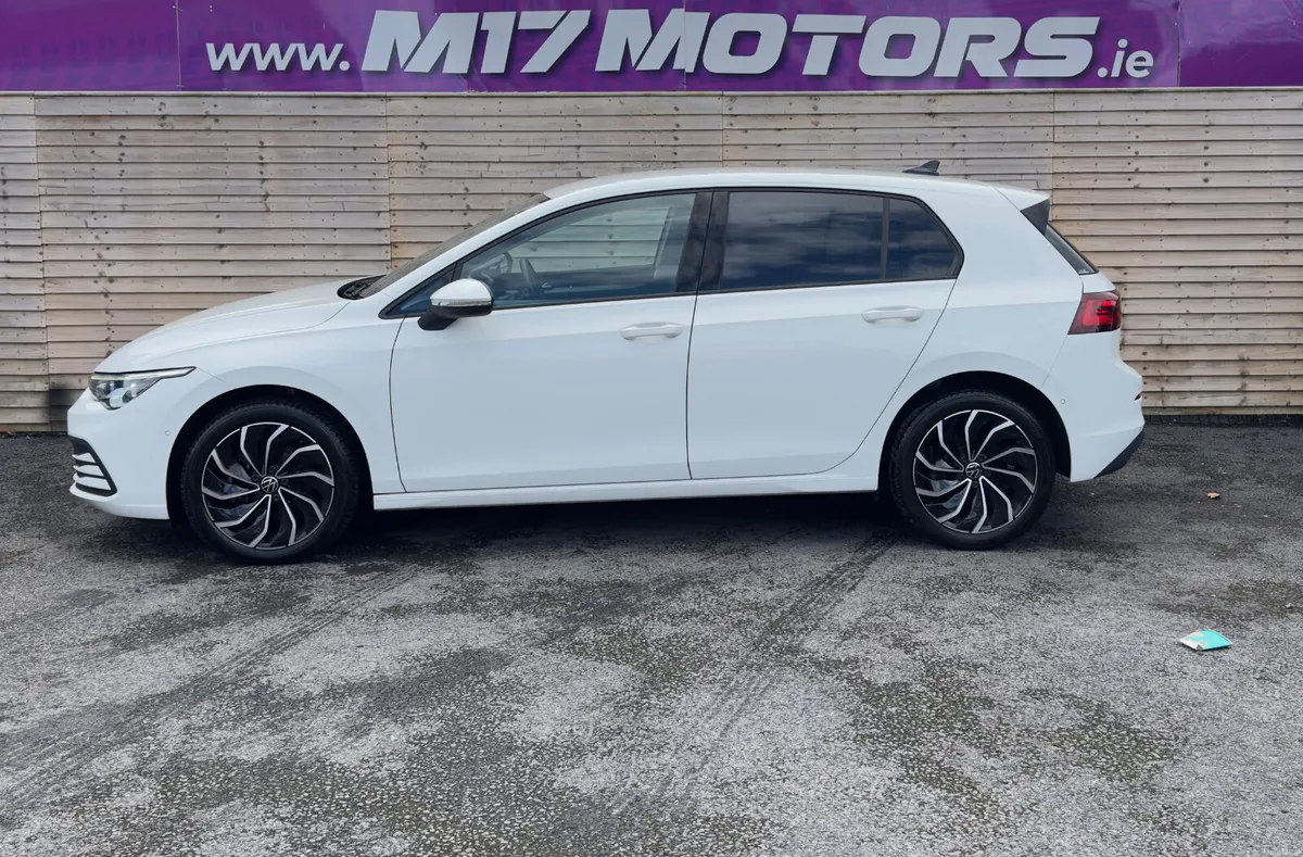 2023 VW Golf, 2.0Auto, Platinum Edition - Image 2