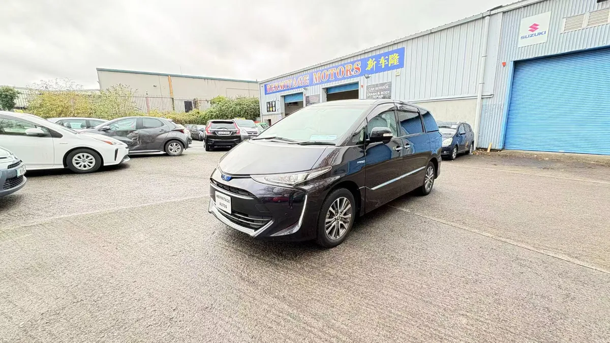 Toyota Estima 2.4 hybrid 7 Seater - Image 3