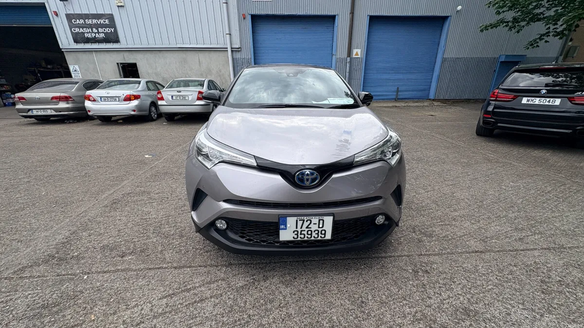 Toyota C-HR 1.8 Hybrid petrol 2017 - Image 2