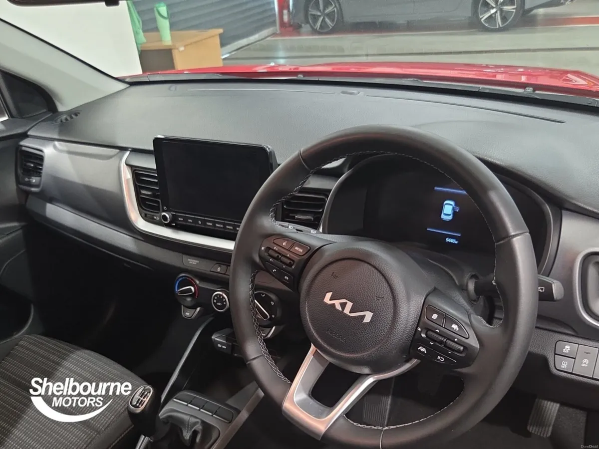 Kia Stonic Estate 2 - Image 4
