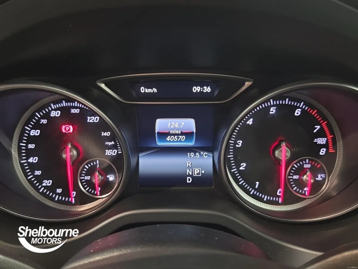Mercedes-Benz GLA Class GLA 180 URBAN EDITION - Image 5