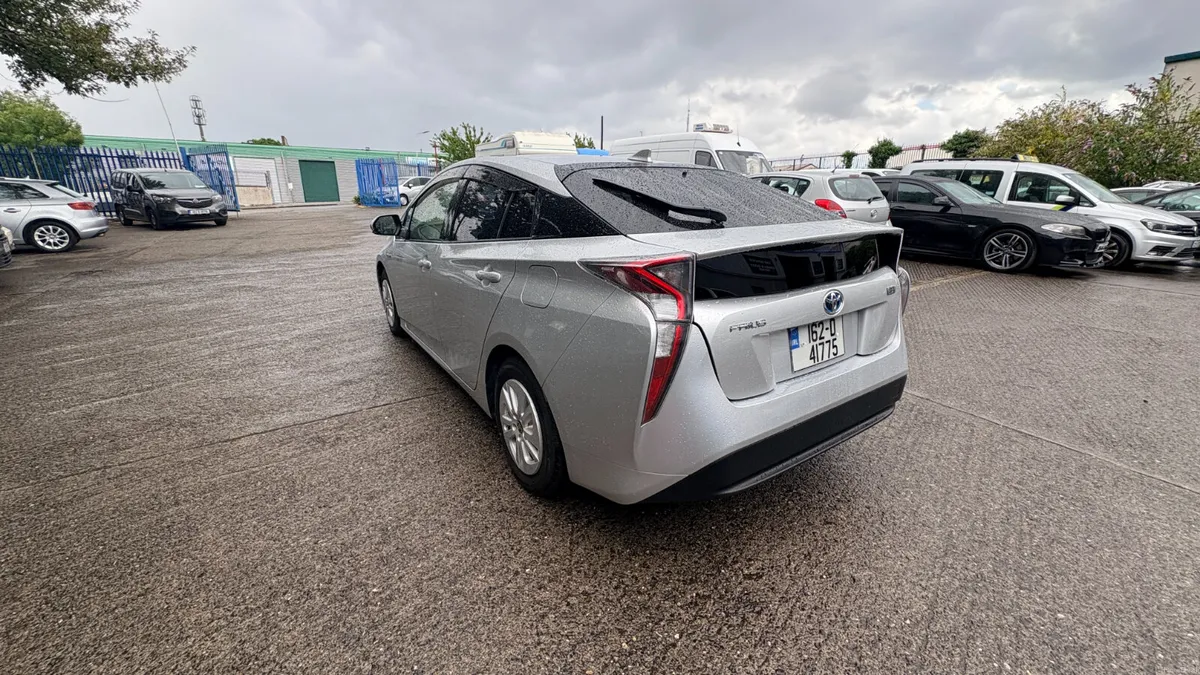 Toyota Prius 1.8 Hybrid Petrol 2016 - Image 4
