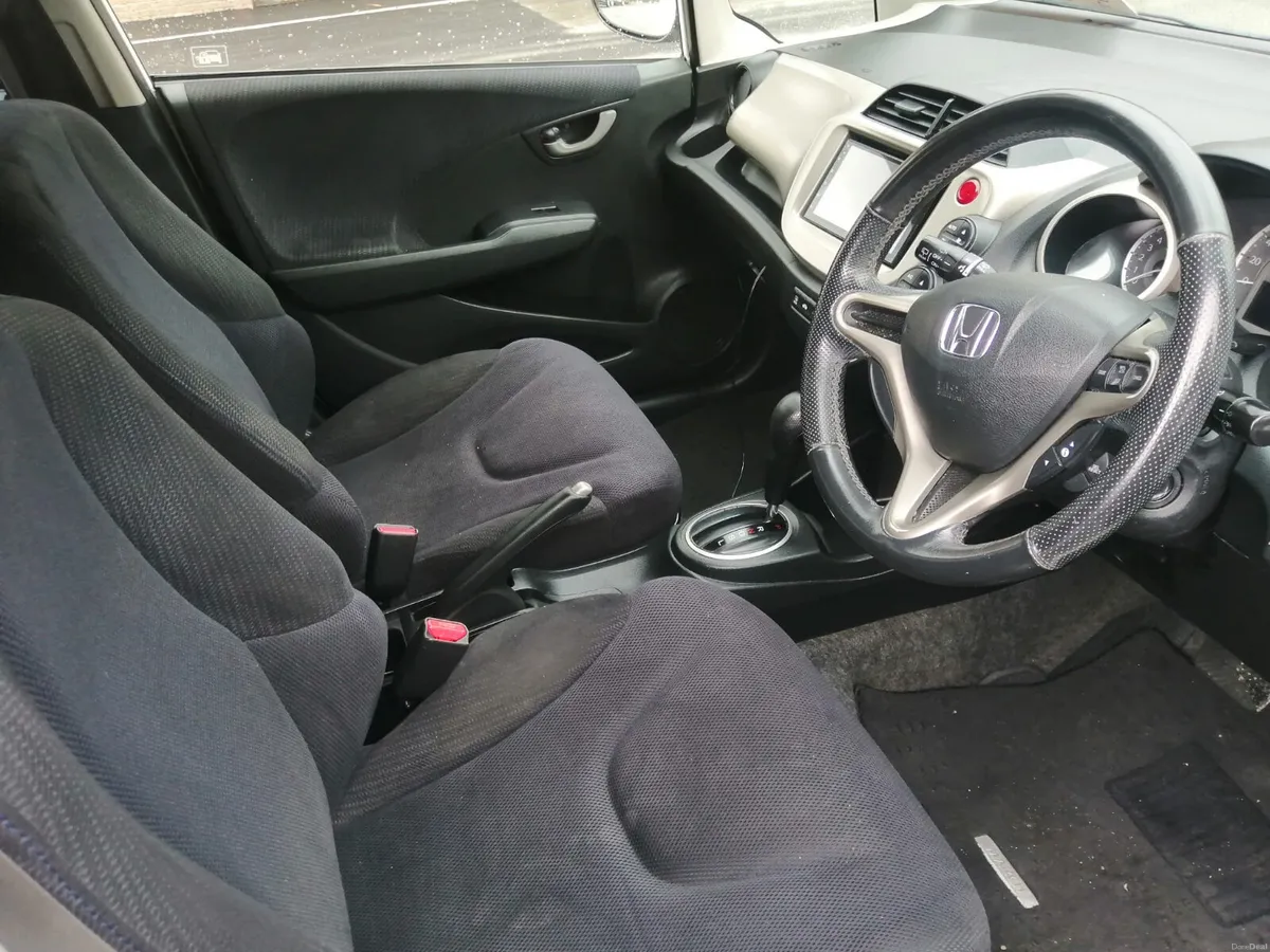 Honda Fit 2013 - Image 6