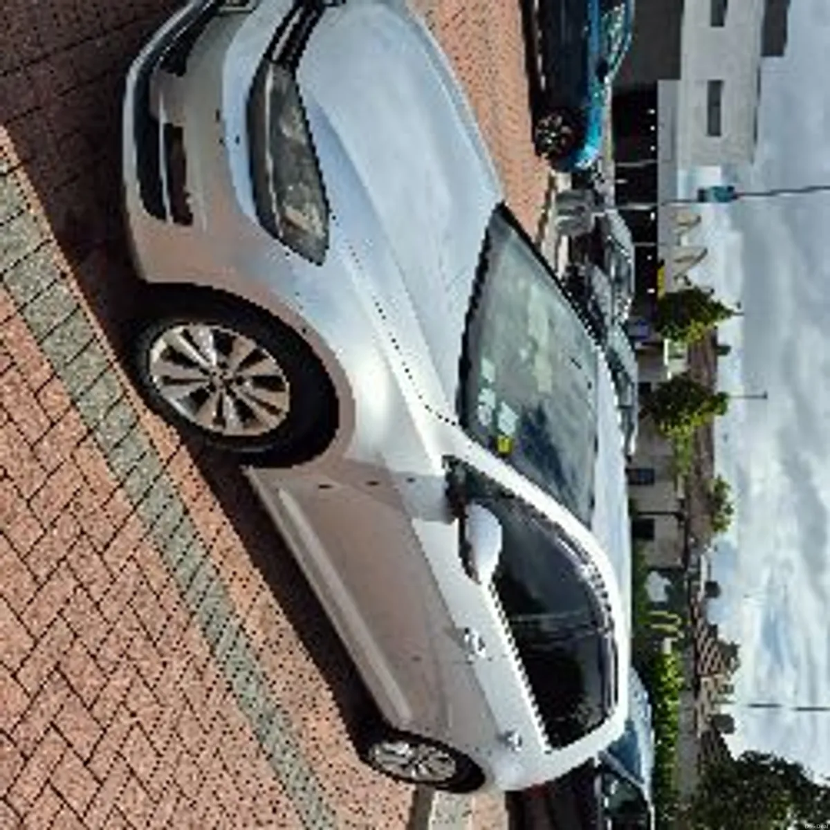 2014 Volkswagen Golf, 1.2L petrol. 83,500km - Image 6
