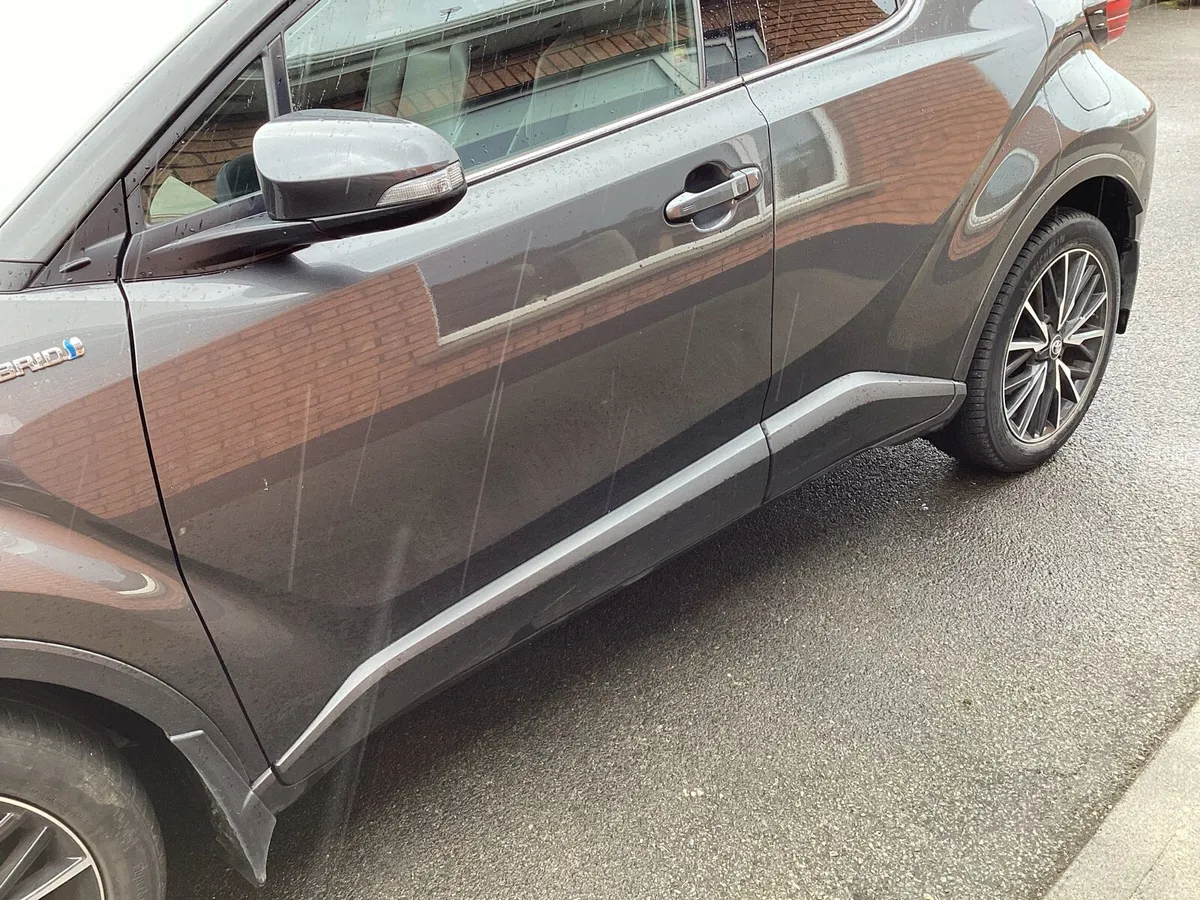 Toyota C-HR Sol - Image 4