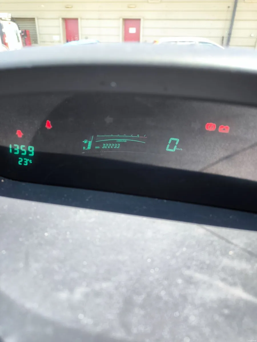 Toyota Yaris 2007 - Image 2